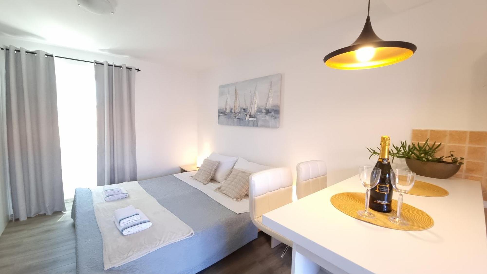 Apartments Skoljka Jezera Extérieur photo